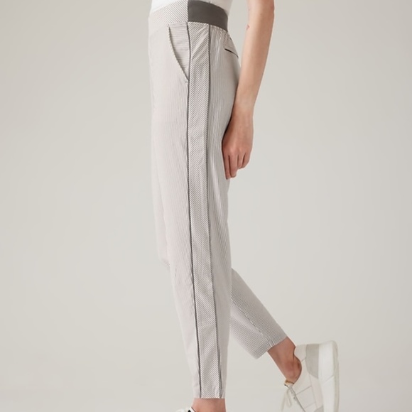 Athleta BROOKLYN MID RISE ANKLE PANT - Size 8 - Picture 2 of 4